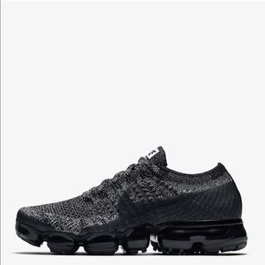 New in box Nike vapormax flyknit running shoes